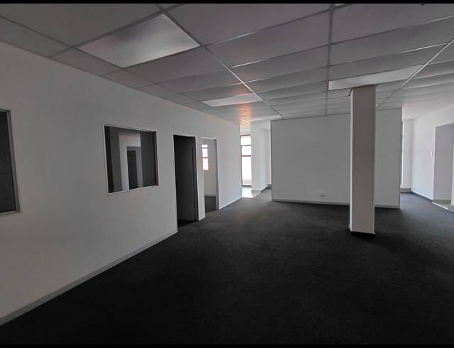 1,222M² WAREHOUSE TO LET IN WITFONTEIN